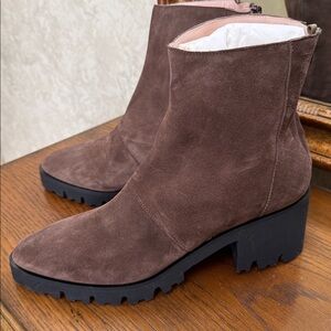 New-Sarah Jessica Parker (SJP) Brown Suede Ankle Booties. Zip on side.